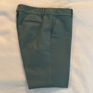 Ann Taylor Green Ankle Cropped Pants